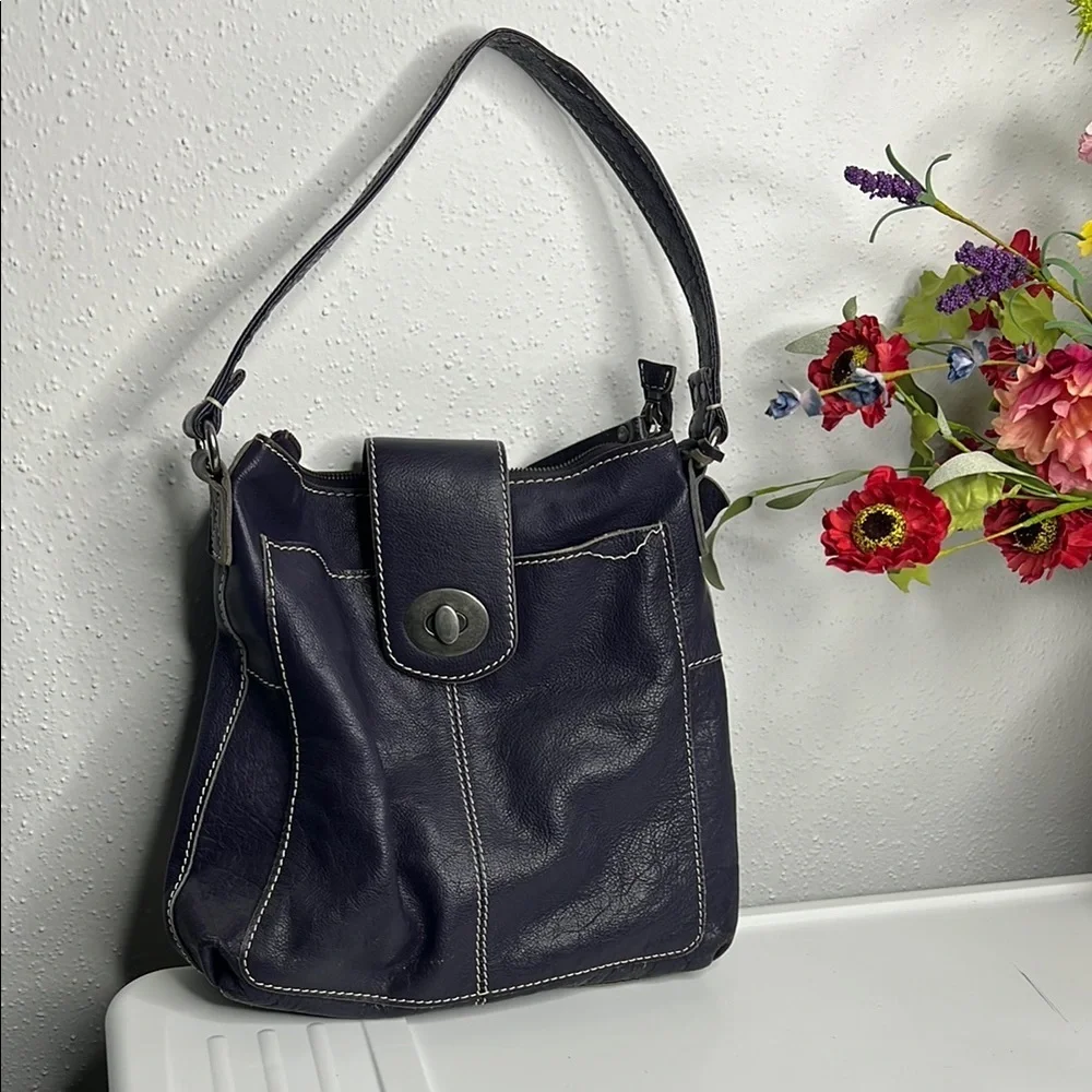 Elegant Navy Leather Shoulder Bag - Picture 1 of 8